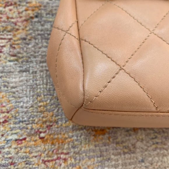 Chanel tan iridescent mini leather lucite ring handle bag - Picture 10 of 14